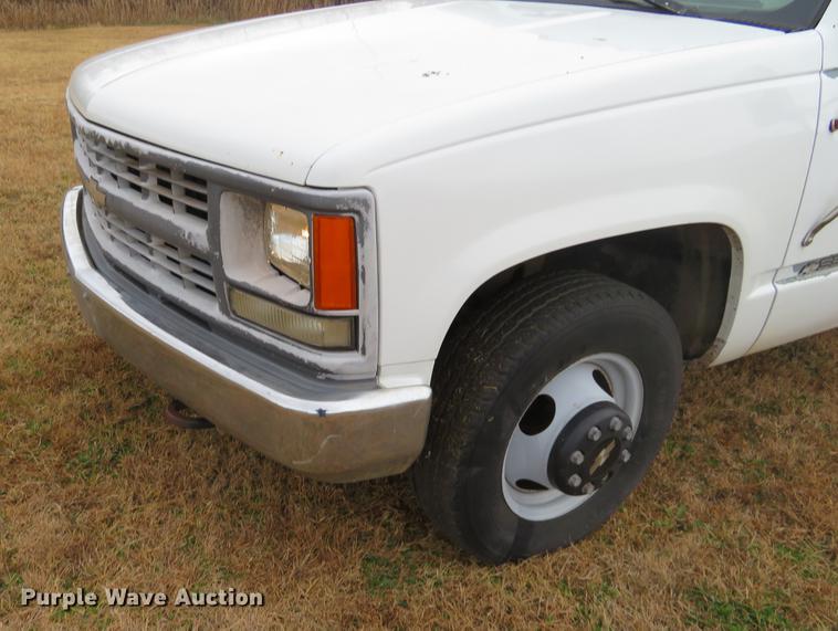 image for item DC0774 1997 Chevrolet 3500 flatbed pickup truck