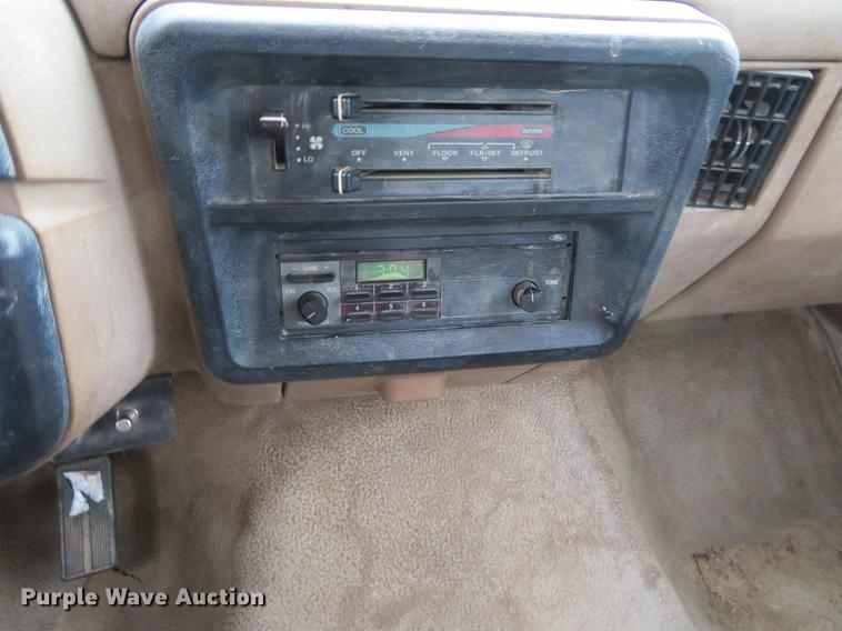 image for item DC0775 1991 Ford F350 flatbed pickup truck