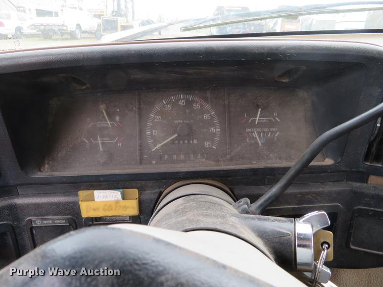 image for item DC0775 1991 Ford F350 flatbed pickup truck