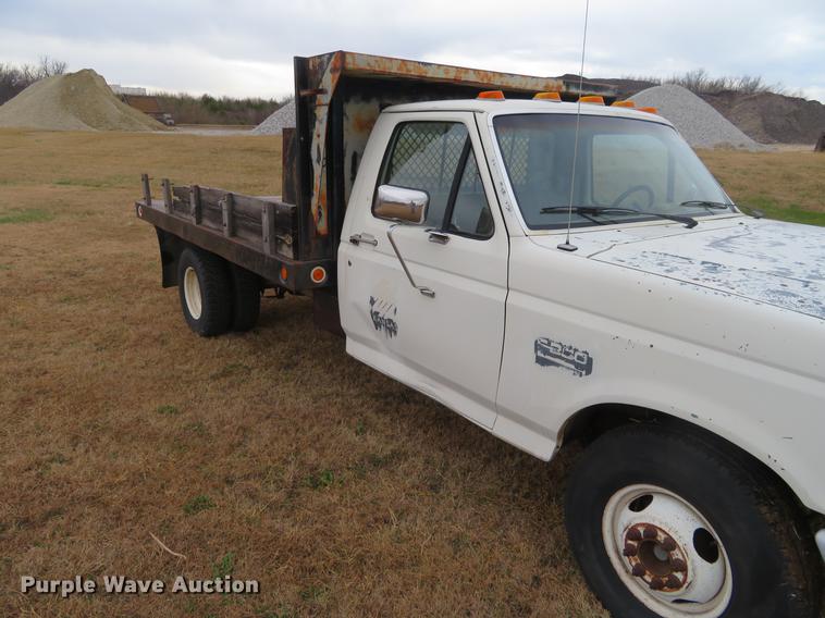 image for item DC0775 1991 Ford F350 flatbed pickup truck