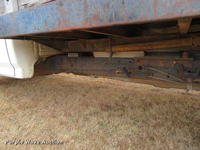 image for item DC0775 1991 Ford F350 flatbed pickup truck