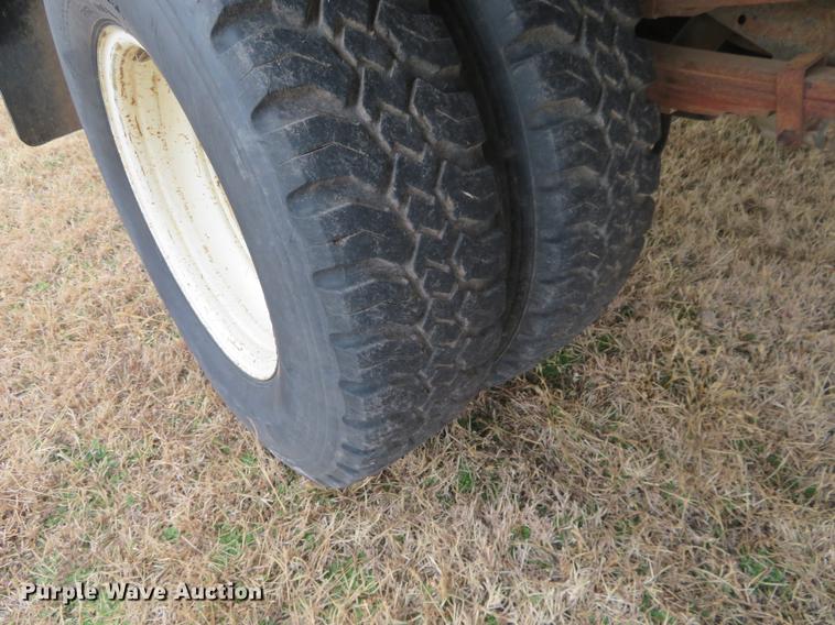 image for item DC0775 1991 Ford F350 flatbed pickup truck