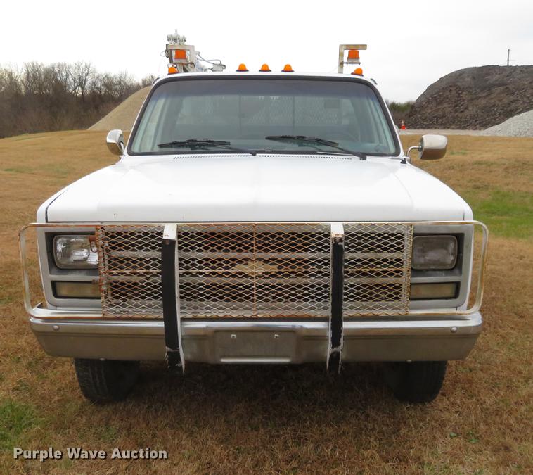 image for item DC0777 1989 Chevrolet 3500 utility bed pickup truck