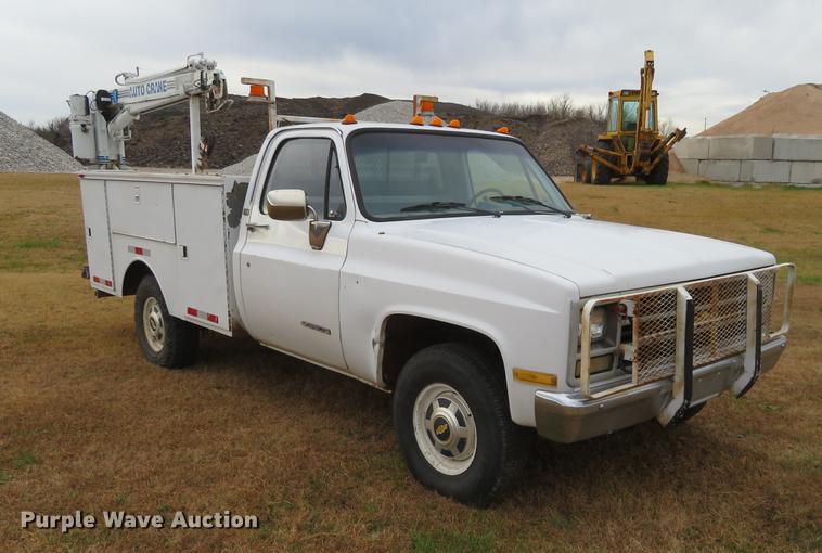 image for item DC0777 1989 Chevrolet 3500 utility bed pickup truck