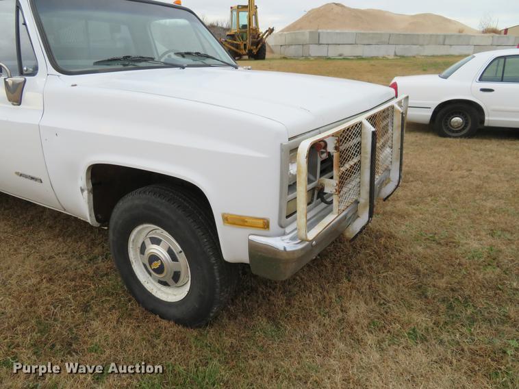 image for item DC0777 1989 Chevrolet 3500 utility bed pickup truck