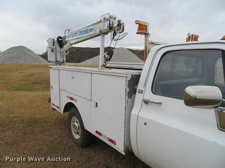image for item DC0777 1989 Chevrolet 3500 utility bed pickup truck