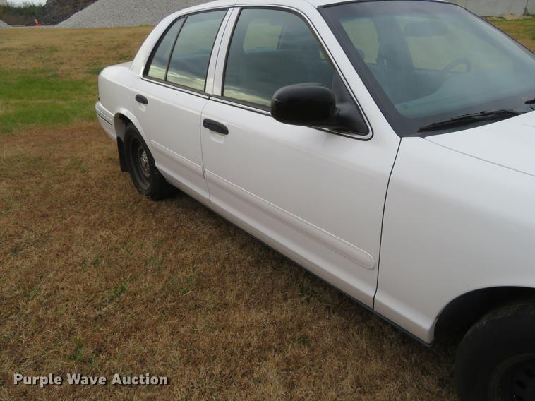 image for item DC0778 2000 Ford Crown Victoria Police Interceptor
