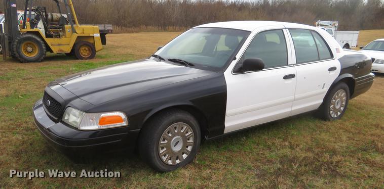 image for item DC0779 2005 Ford Crown Victoria Police Interceptor