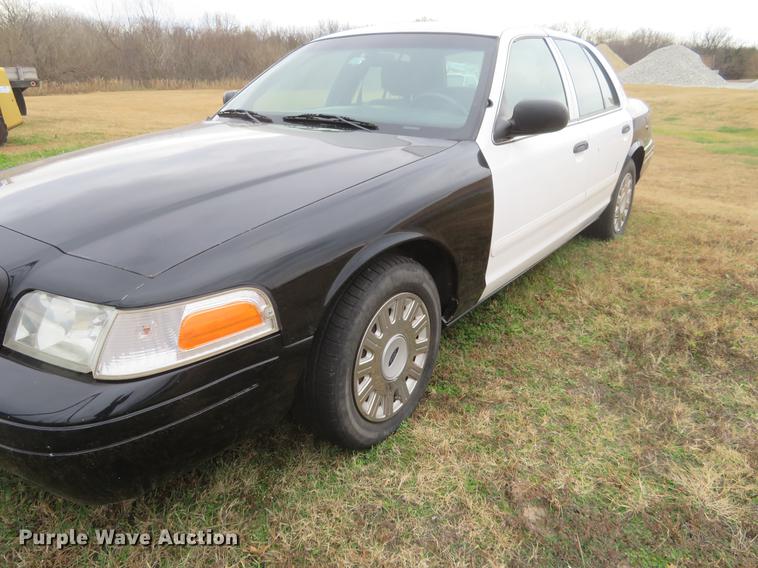 image for item DC0779 2005 Ford Crown Victoria Police Interceptor