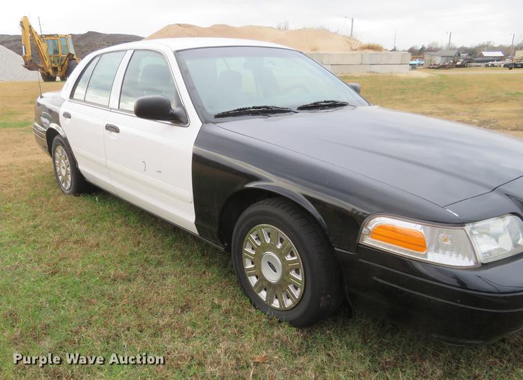 image for item DC0779 2005 Ford Crown Victoria Police Interceptor