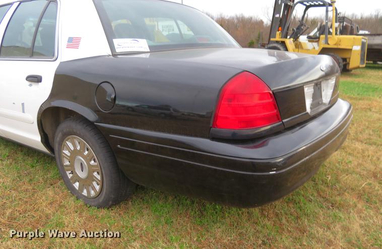 image for item DC0779 2005 Ford Crown Victoria Police Interceptor