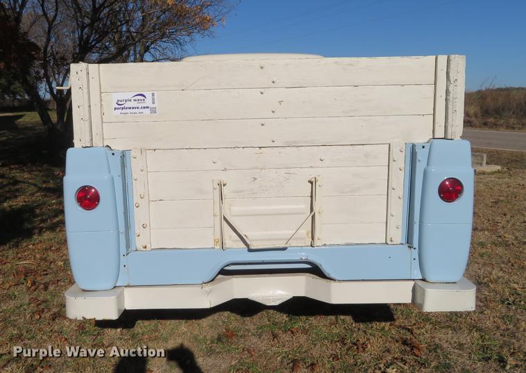 image for item DC0780 1959 Ford F250 dump bed pickup truck