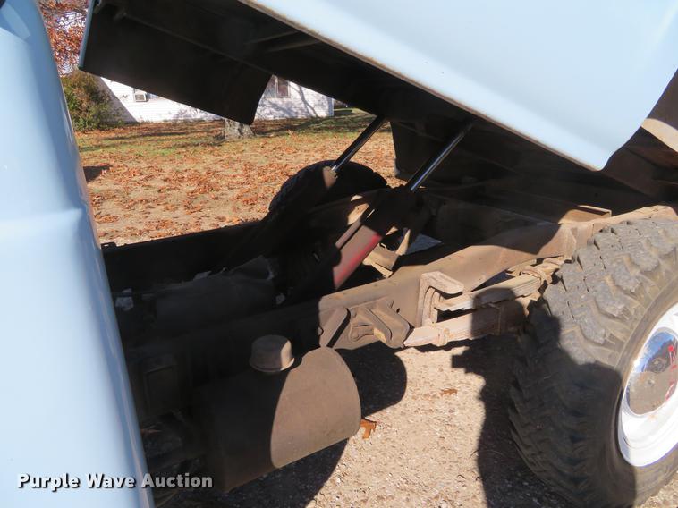 image for item DC0780 1959 Ford F250 dump bed pickup truck