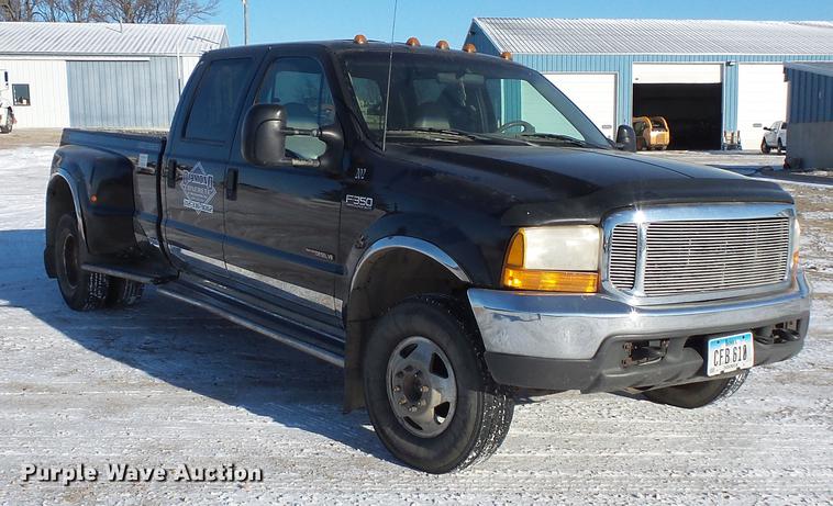 image for item DC1130 2000 Ford F350 Super Duty Crew Cab pickup truck