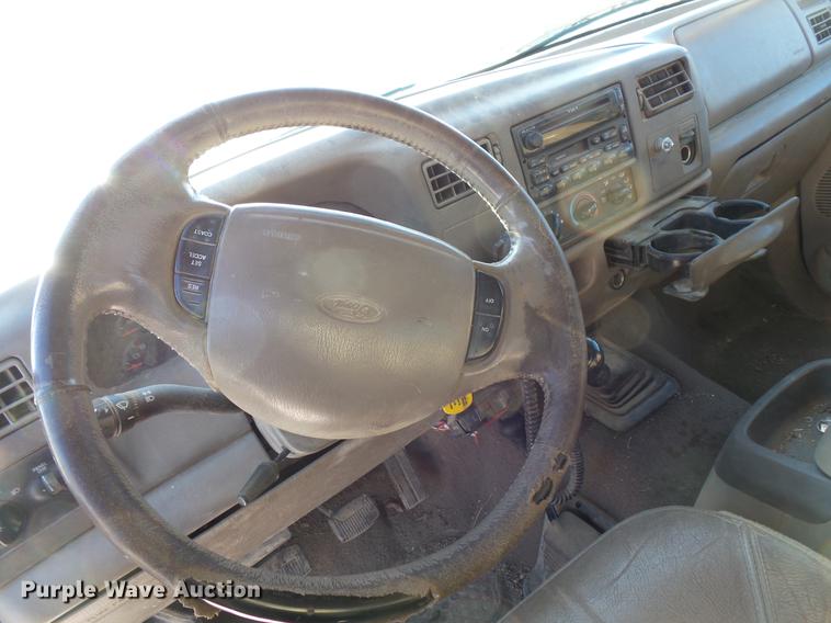 image for item DC1130 2000 Ford F350 Super Duty Crew Cab pickup truck