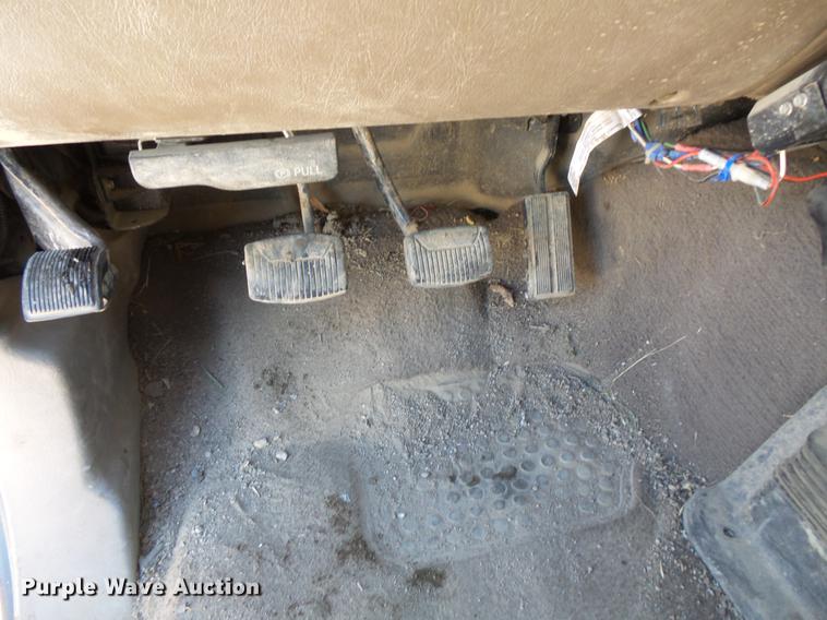 image for item DC1130 2000 Ford F350 Super Duty Crew Cab pickup truck