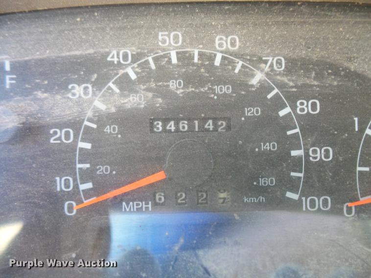 image for item DC1130 2000 Ford F350 Super Duty Crew Cab pickup truck