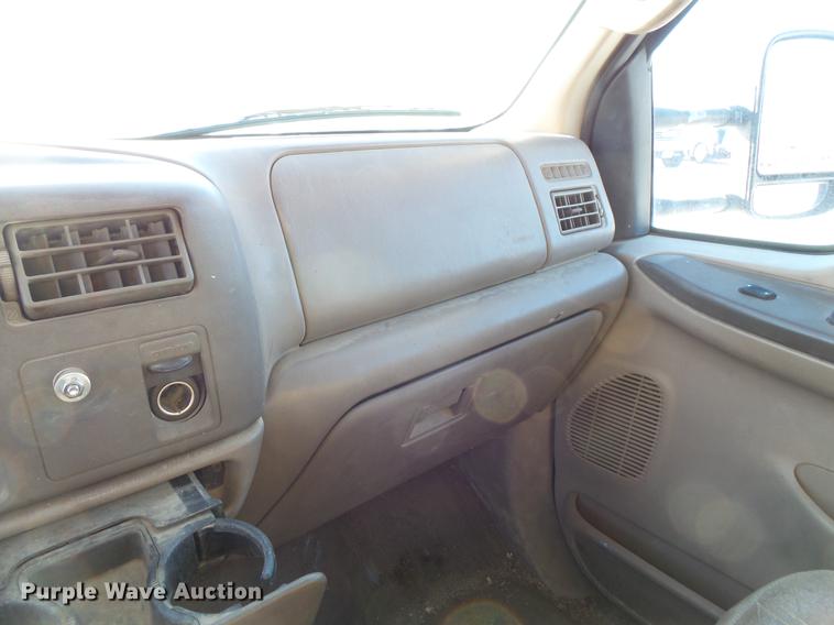 image for item DC1130 2000 Ford F350 Super Duty Crew Cab pickup truck