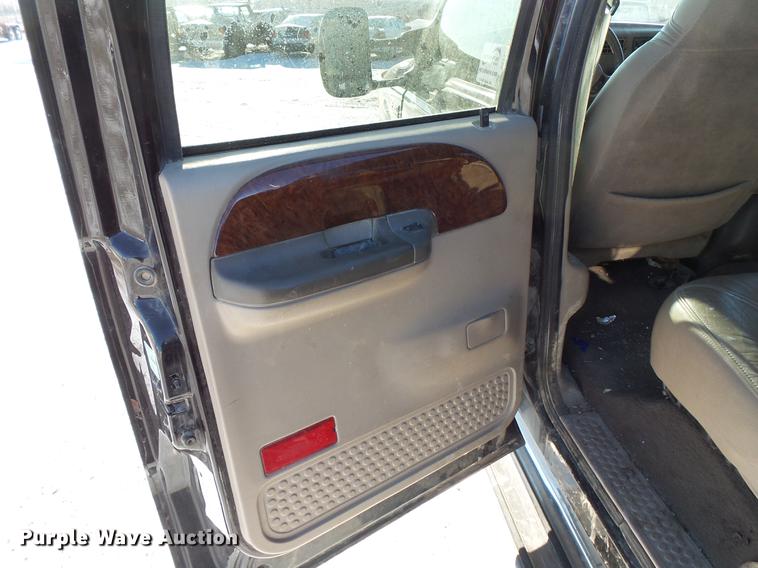 image for item DC1130 2000 Ford F350 Super Duty Crew Cab pickup truck