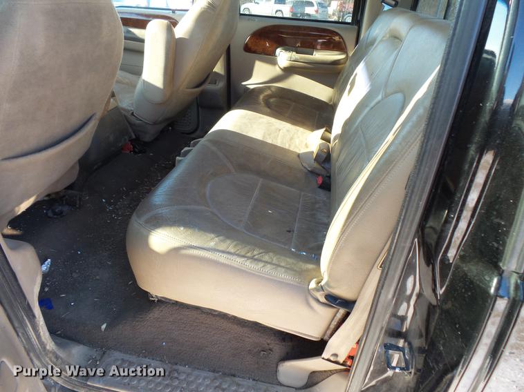 image for item DC1130 2000 Ford F350 Super Duty Crew Cab pickup truck