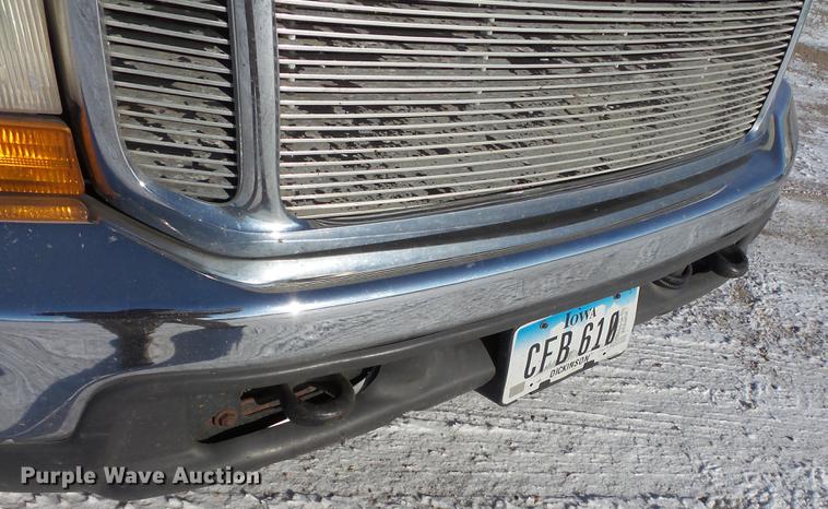 image for item DC1130 2000 Ford F350 Super Duty Crew Cab pickup truck