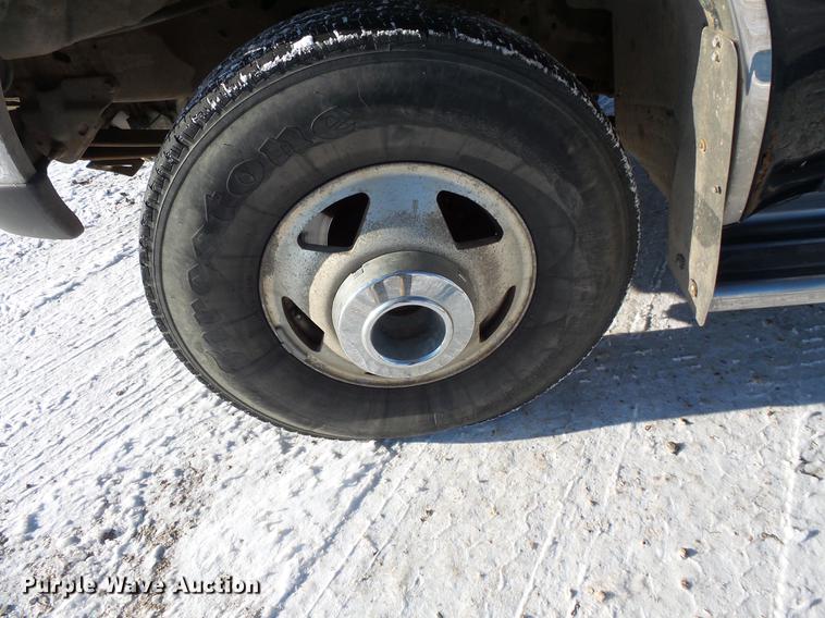 image for item DC1130 2000 Ford F350 Super Duty Crew Cab pickup truck