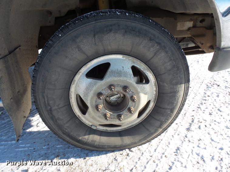 image for item DC1130 2000 Ford F350 Super Duty Crew Cab pickup truck