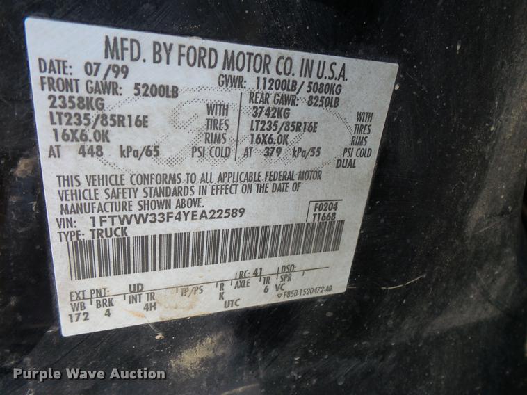 image for item DC1130 2000 Ford F350 Super Duty Crew Cab pickup truck