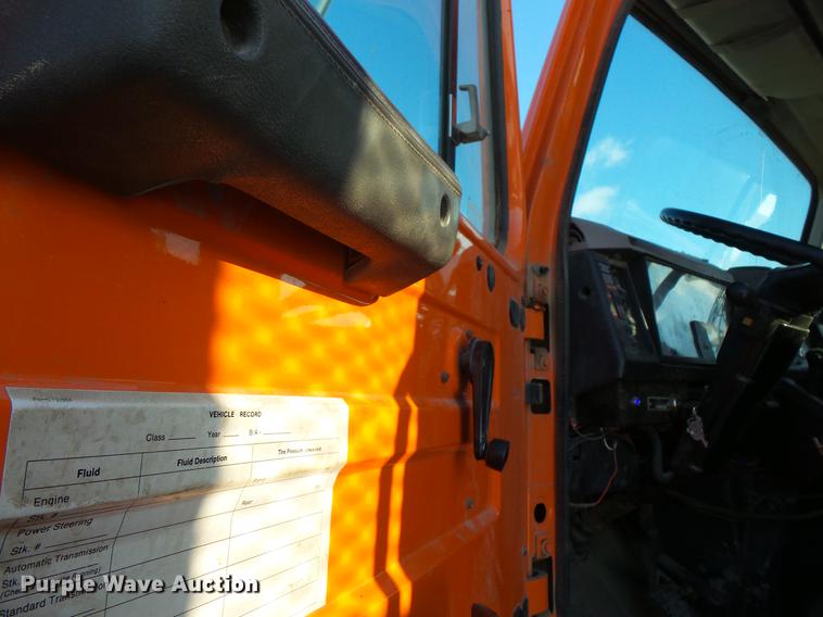 image for item DC1131 1998 International 4900 dump truck