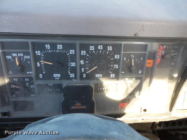 image for item DC1131 1998 International 4900 dump truck