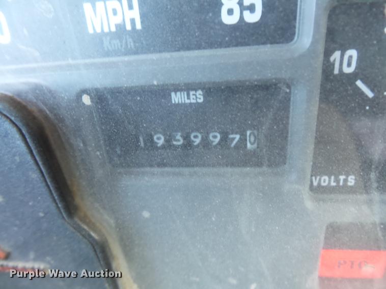 image for item DC1131 1998 International 4900 dump truck