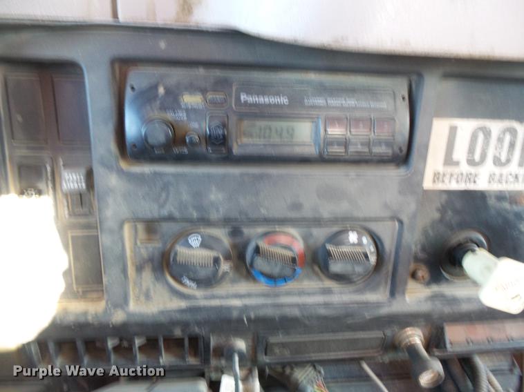 image for item DC1131 1998 International 4900 dump truck