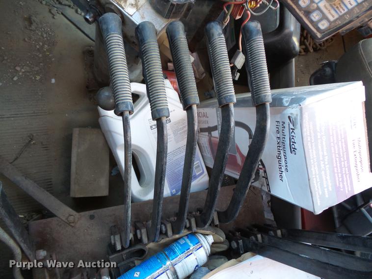 image for item DC1131 1998 International 4900 dump truck