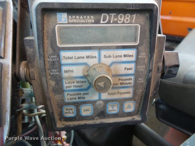 image for item DC1131 1998 International 4900 dump truck