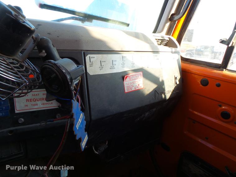 image for item DC1131 1998 International 4900 dump truck