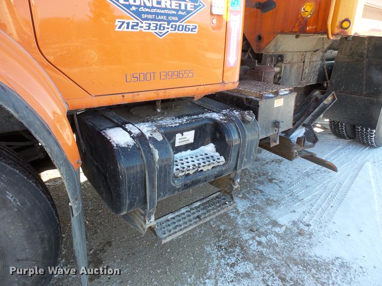 image for item DC1131 1998 International 4900 dump truck