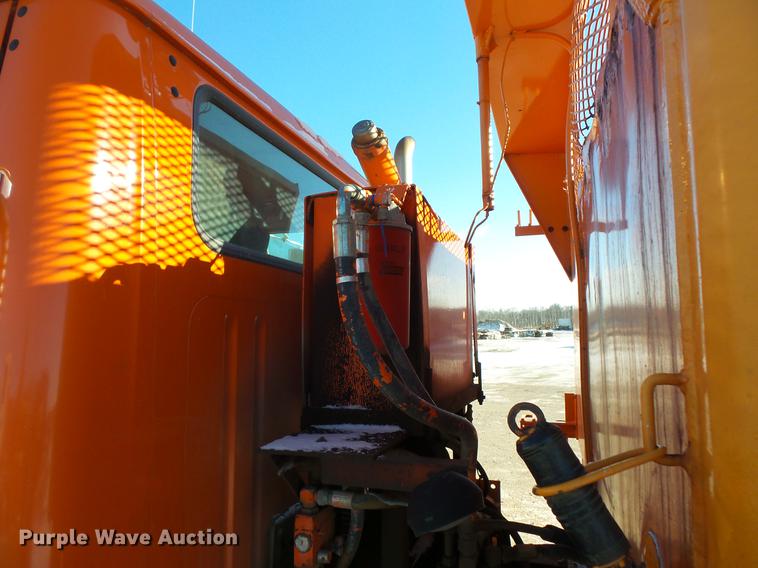 image for item DC1131 1998 International 4900 dump truck