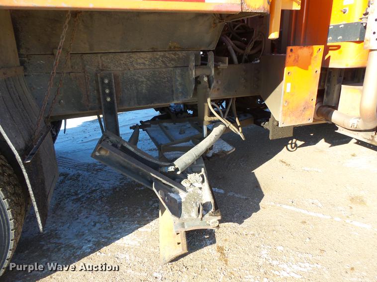 image for item DC1131 1998 International 4900 dump truck