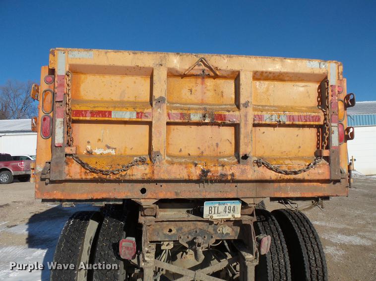 image for item DC1131 1998 International 4900 dump truck