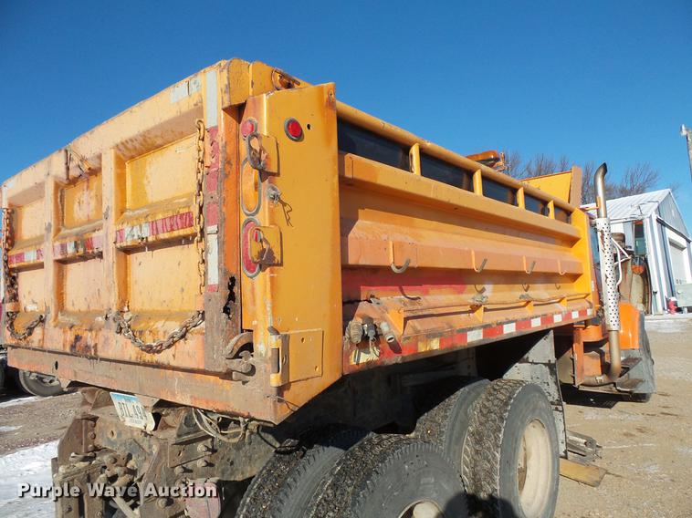 image for item DC1131 1998 International 4900 dump truck