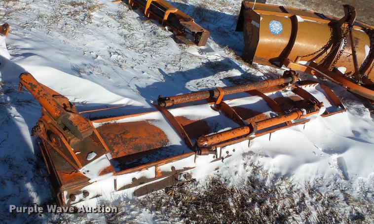 image for item DC1131 1998 International 4900 dump truck