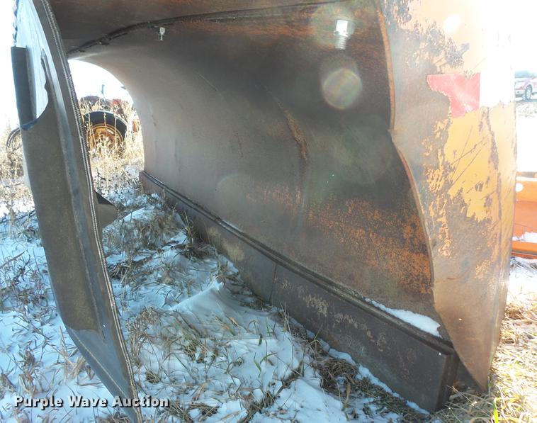 image for item DC1131 1998 International 4900 dump truck