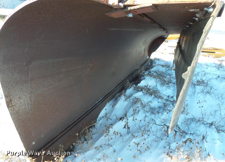 image for item DC1131 1998 International 4900 dump truck