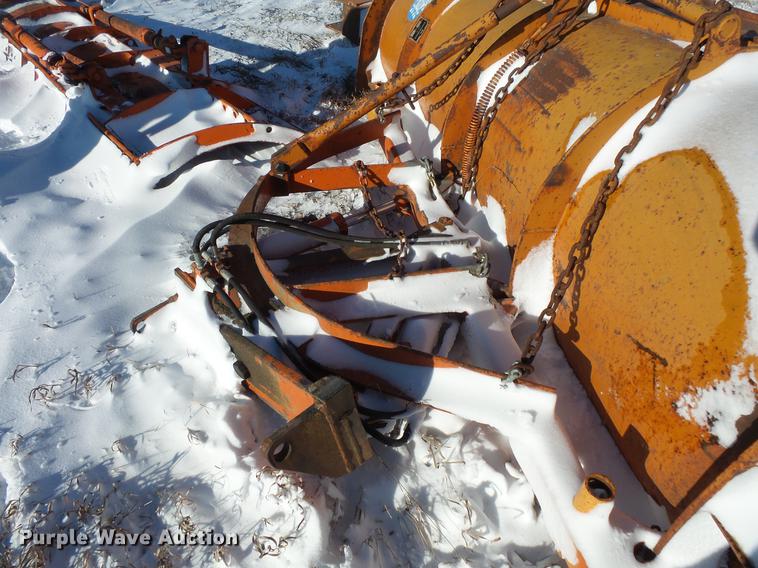 image for item DC1131 1998 International 4900 dump truck