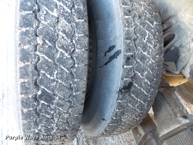 image for item DC1131 1998 International 4900 dump truck