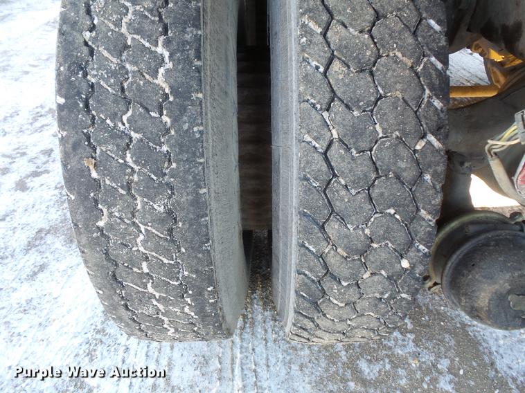 image for item DC1131 1998 International 4900 dump truck