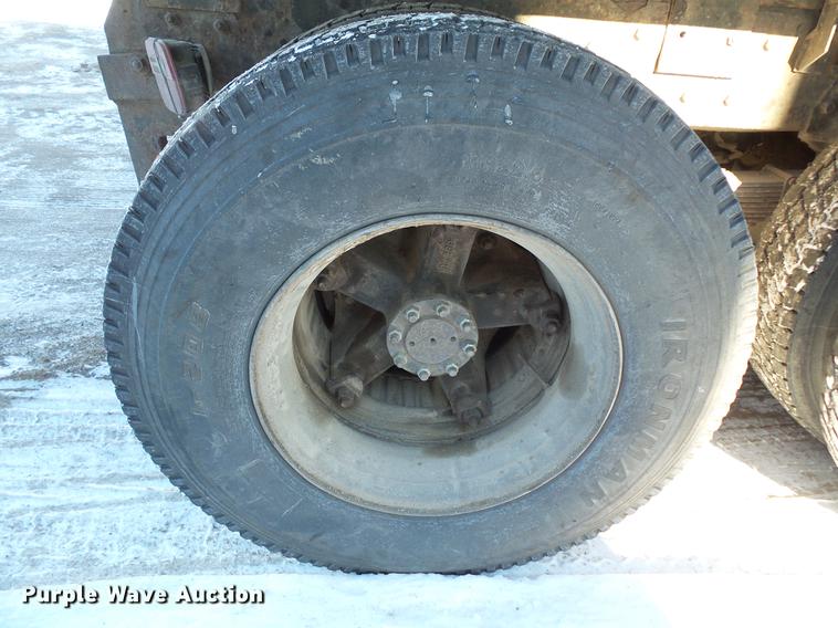 image for item DC1131 1998 International 4900 dump truck