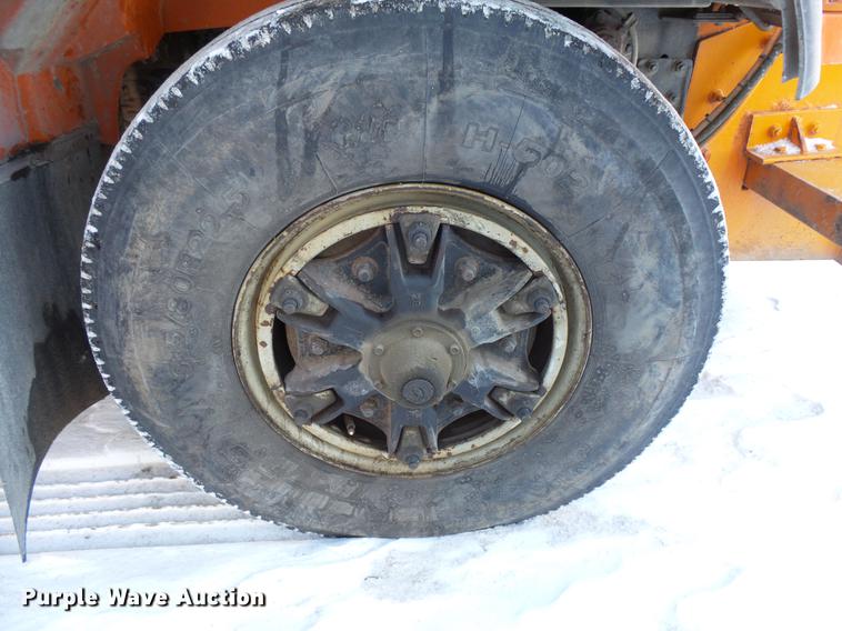 image for item DC1131 1998 International 4900 dump truck