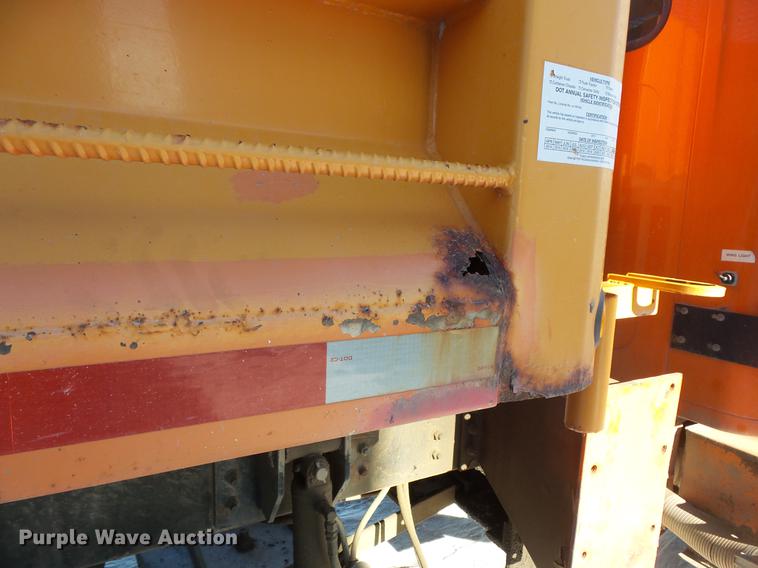 image for item DC1131 1998 International 4900 dump truck