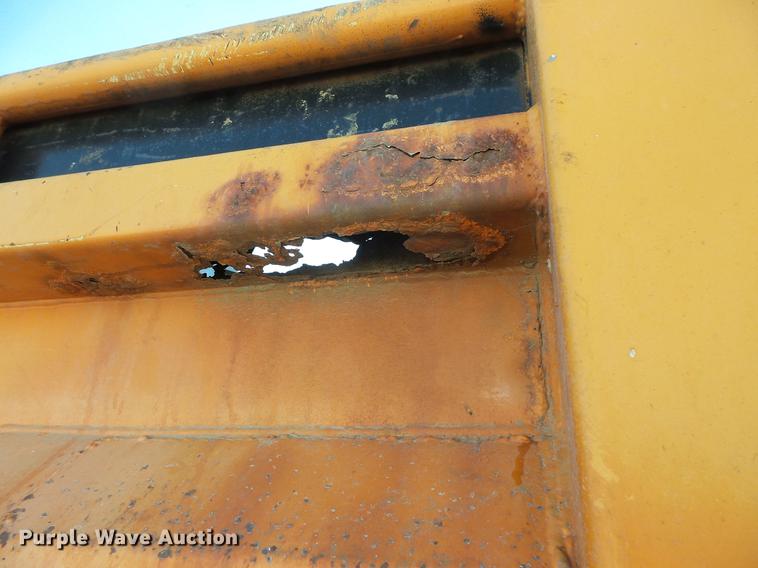 image for item DC1131 1998 International 4900 dump truck